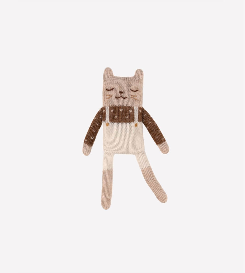 Doudou chaton salopette écru Main Sauvage - Stuffed Animals par Main Sauvage