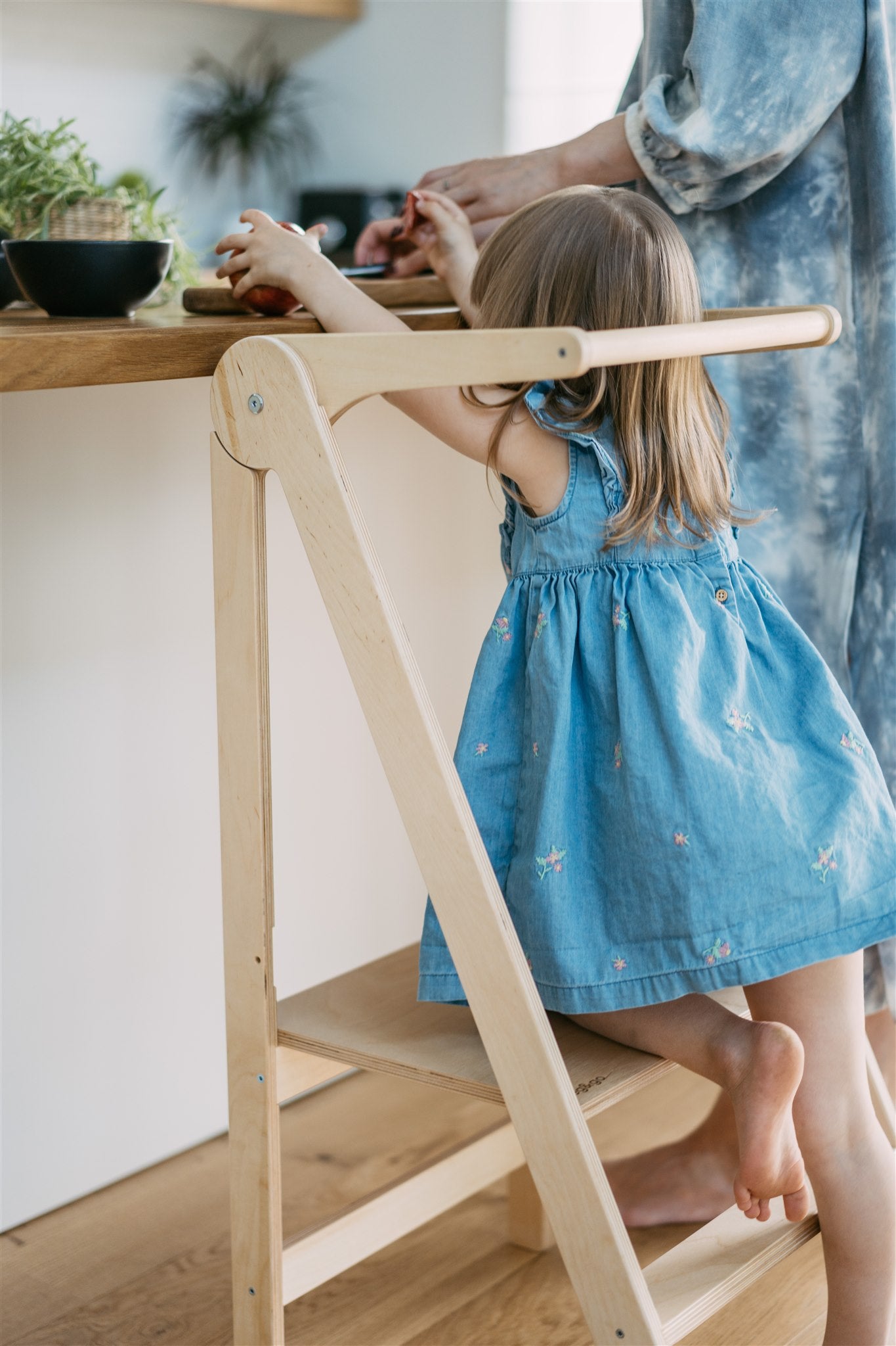 Torre de aprendizagem Montessori ultra-plana e dobrável