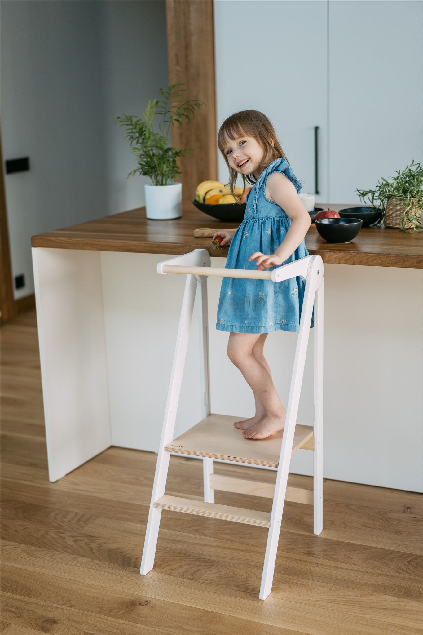 Torre de aprendizagem Montessori ultra-plana e dobrável